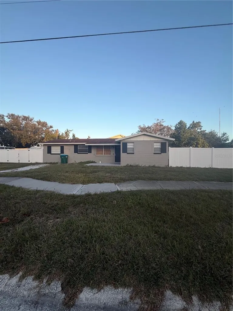 8701 94th Street Seminole FL 33777
