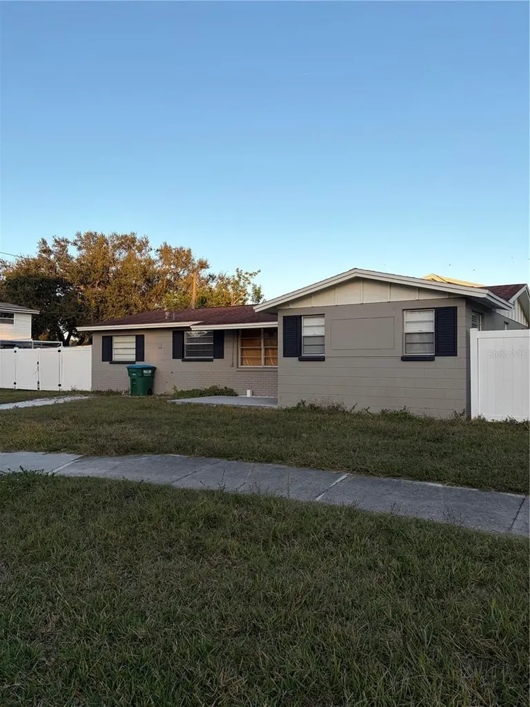 8701 94th Street Seminole FL 33777
