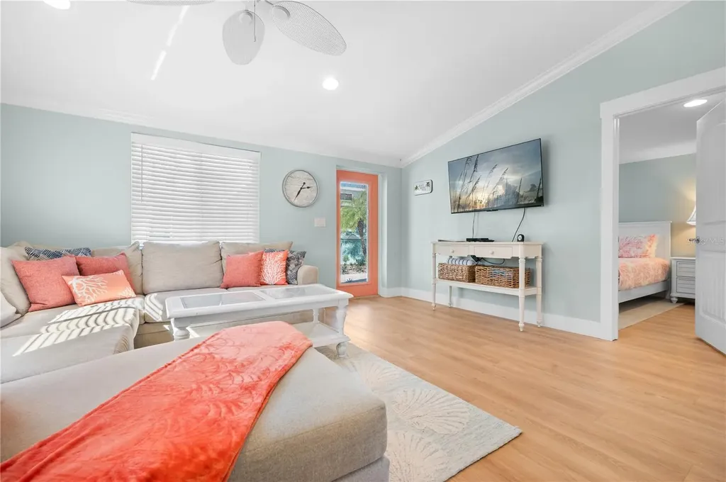 3007 Avenue E Holmes Beach FL 34217