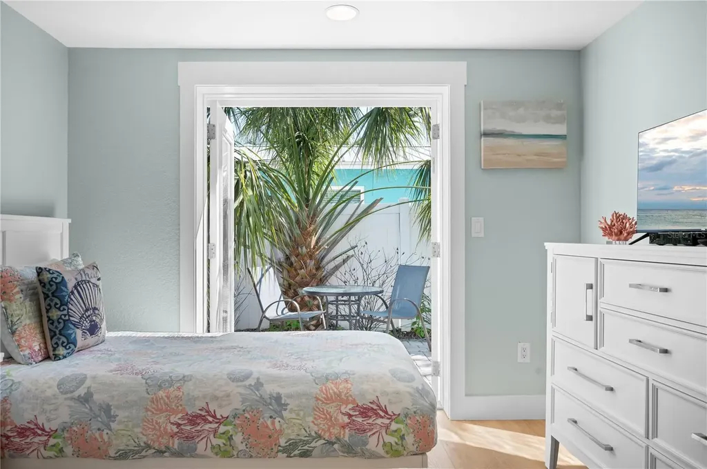 3007 Avenue E Holmes Beach FL 34217