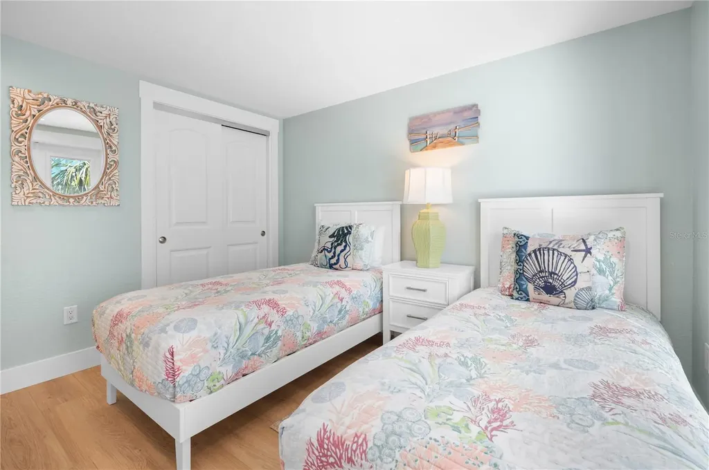 3007 Avenue E Holmes Beach FL 34217