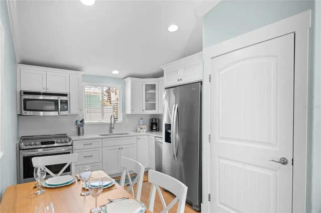 3007 Avenue E Holmes Beach FL 34217