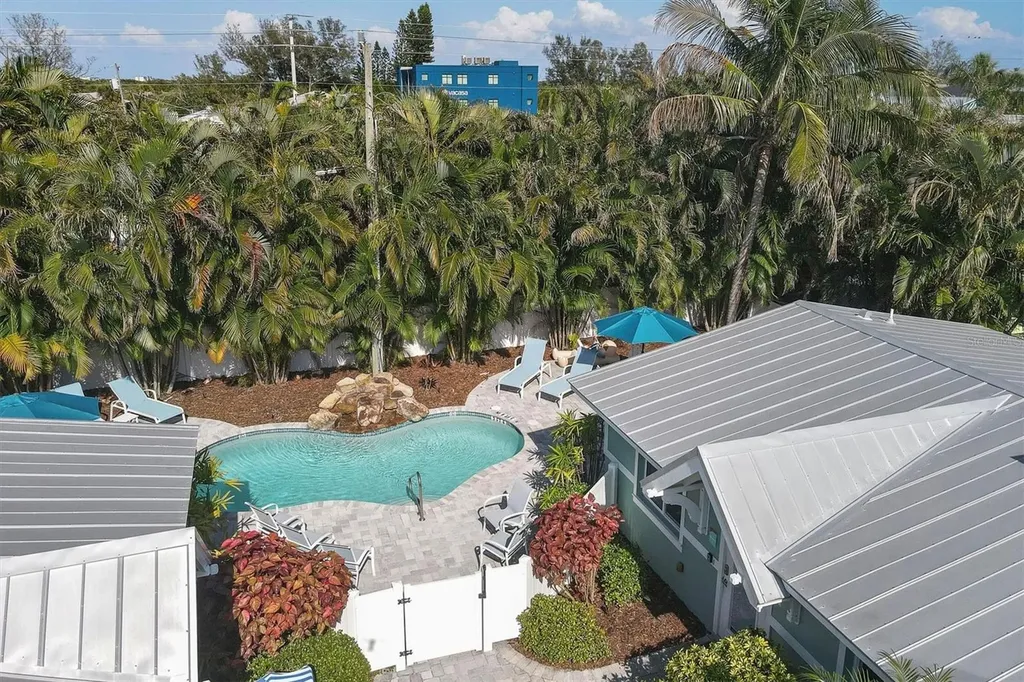 3007 Avenue E Holmes Beach FL 34217