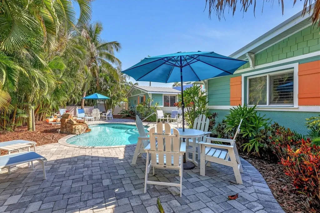 3007 Avenue E Holmes Beach FL 34217