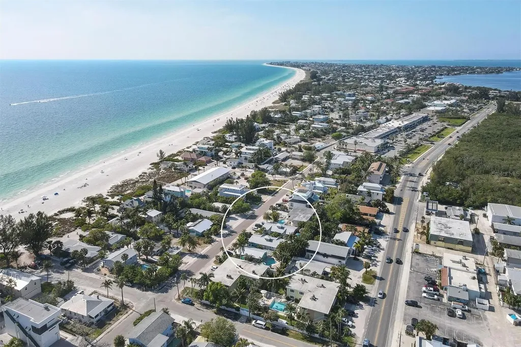 3007 Avenue E Holmes Beach FL 34217