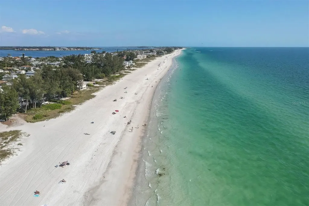 3007 Avenue E Holmes Beach FL 34217