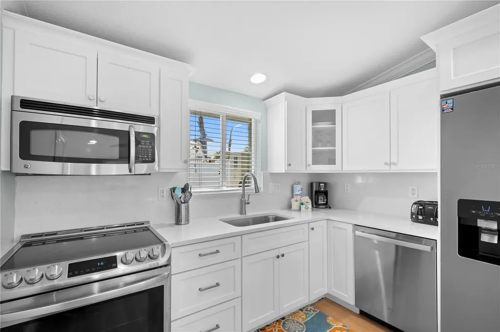 3007 Avenue E Holmes Beach FL 34217