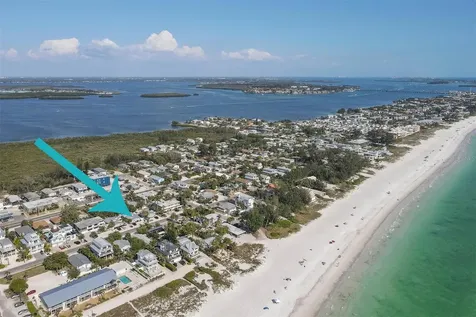 3007 Avenue E Holmes Beach FL 34217