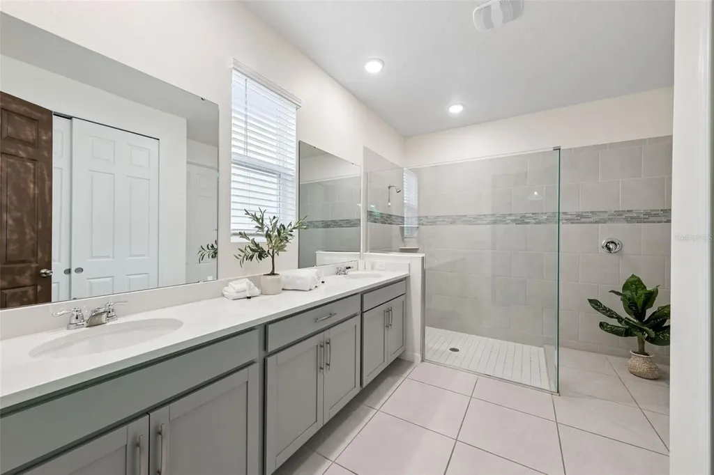 8913 Coconut Breeze Drive Kissimmee FL 34747