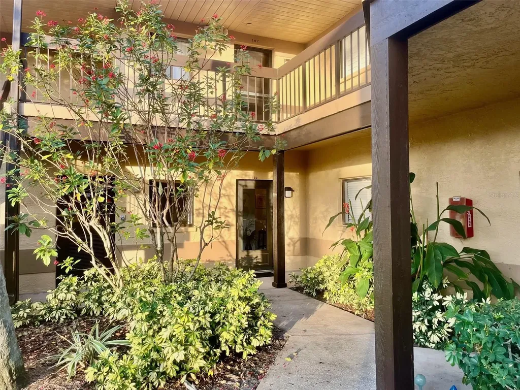 2663 Sabal Springs Circle Clearwater FL 33761