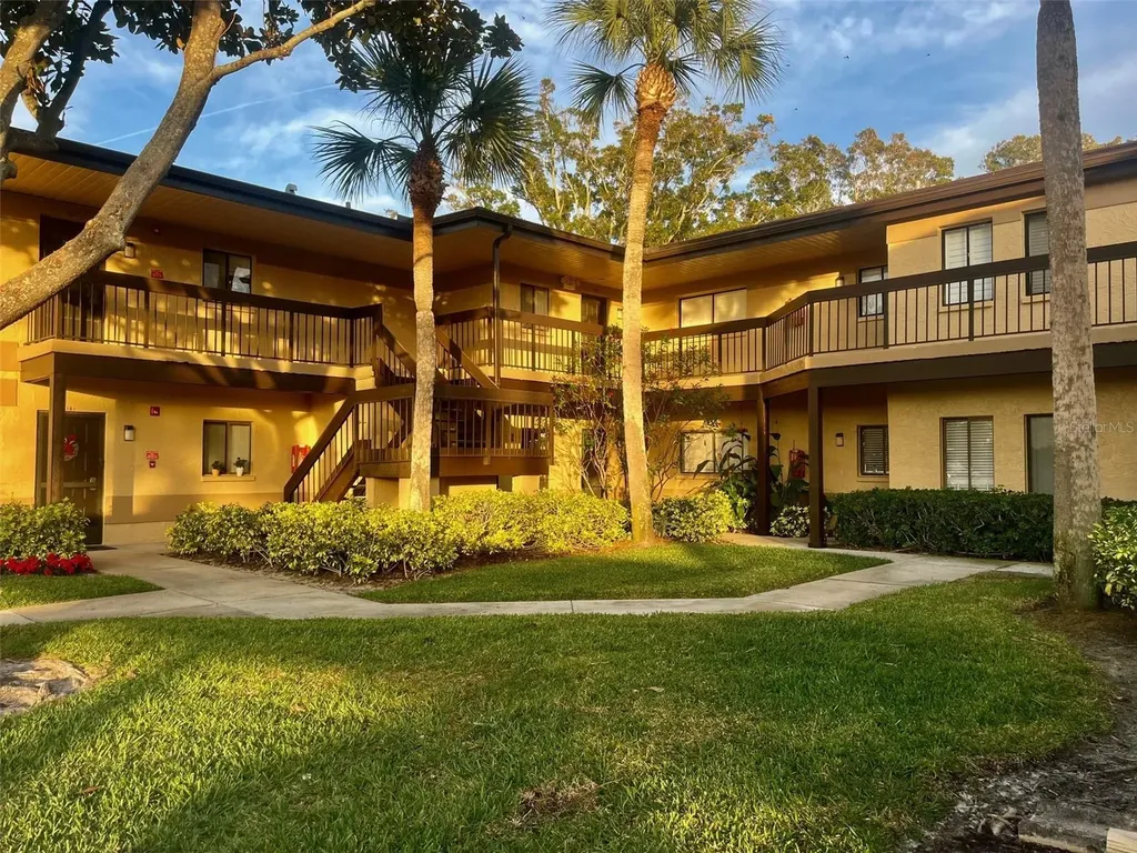 2663 Sabal Springs Circle Clearwater FL 33761