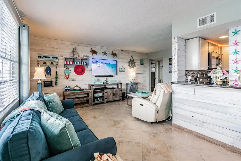 445 Hamden Drive Clearwater Beach FL 33767