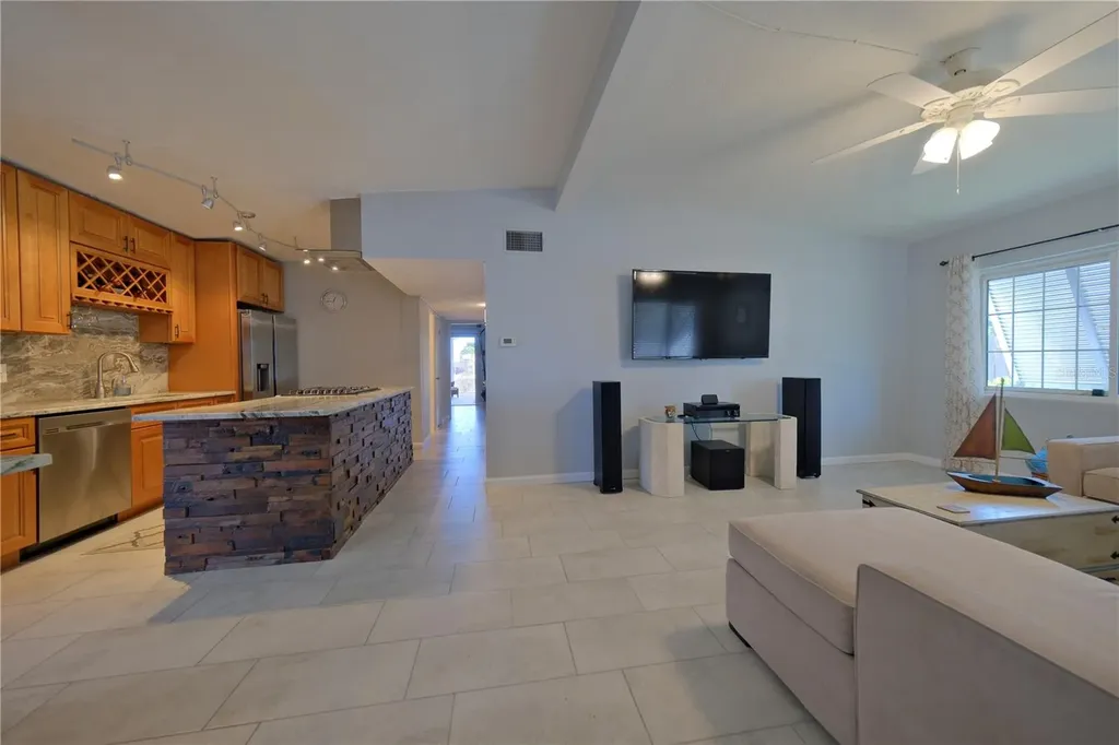 6811 Georgia Avenue Bradenton FL 34207