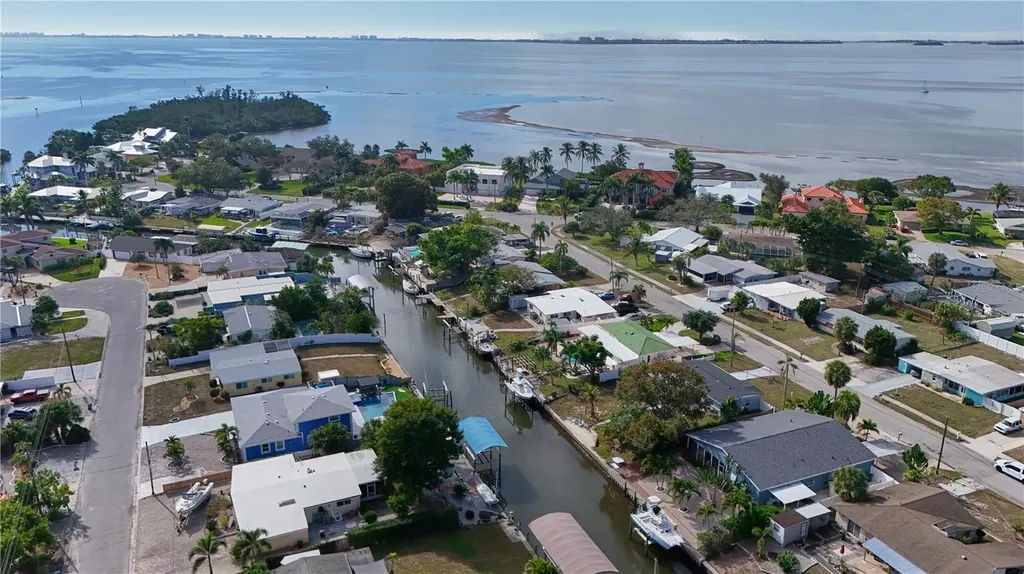 6811 Georgia Avenue Bradenton FL 34207