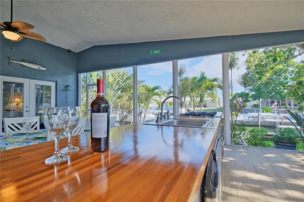 6811 Georgia Avenue Bradenton FL 34207