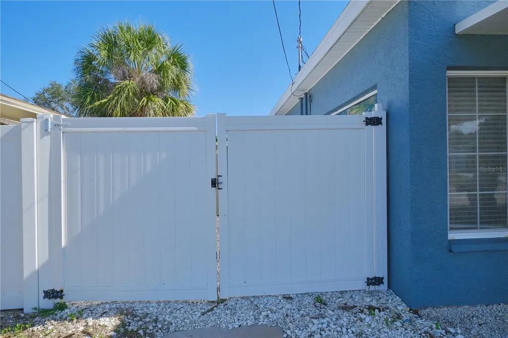 6811 Georgia Avenue Bradenton FL 34207