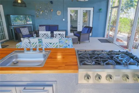 6811 Georgia Avenue Bradenton FL 34207