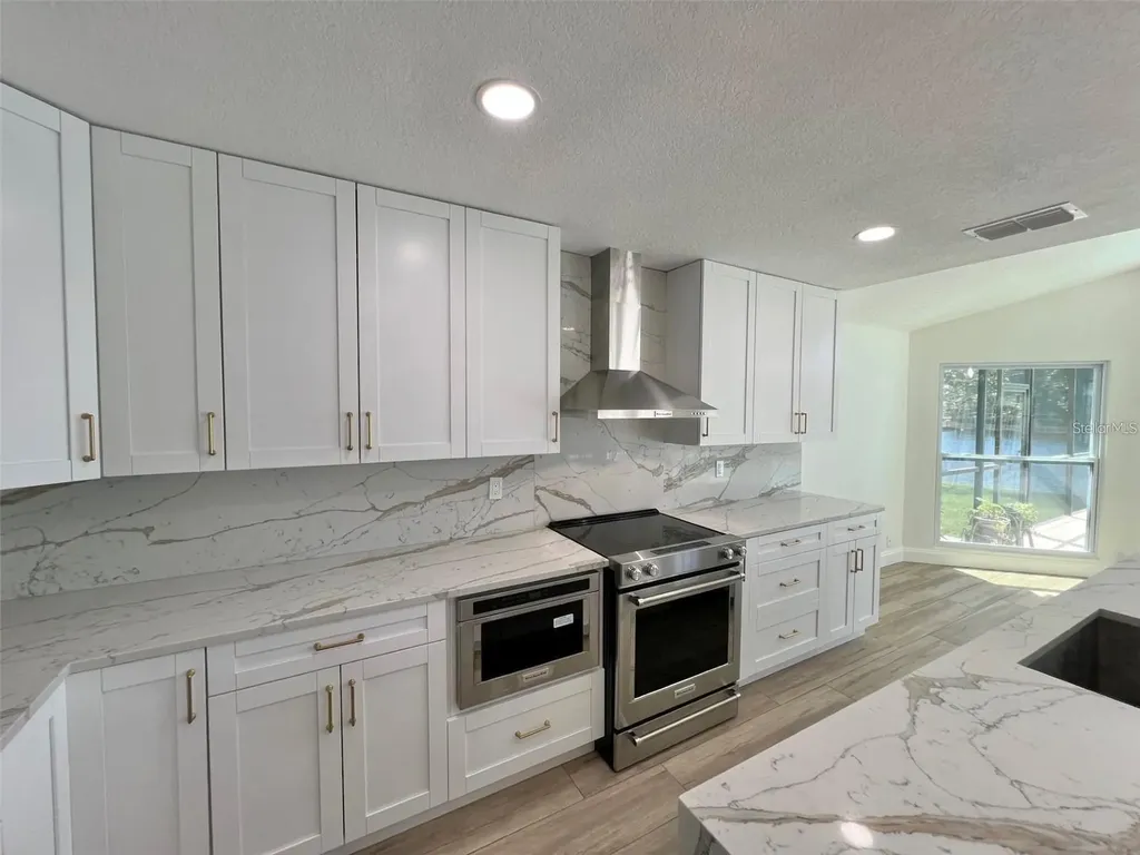 4804 Longwater Way Tampa FL 33615