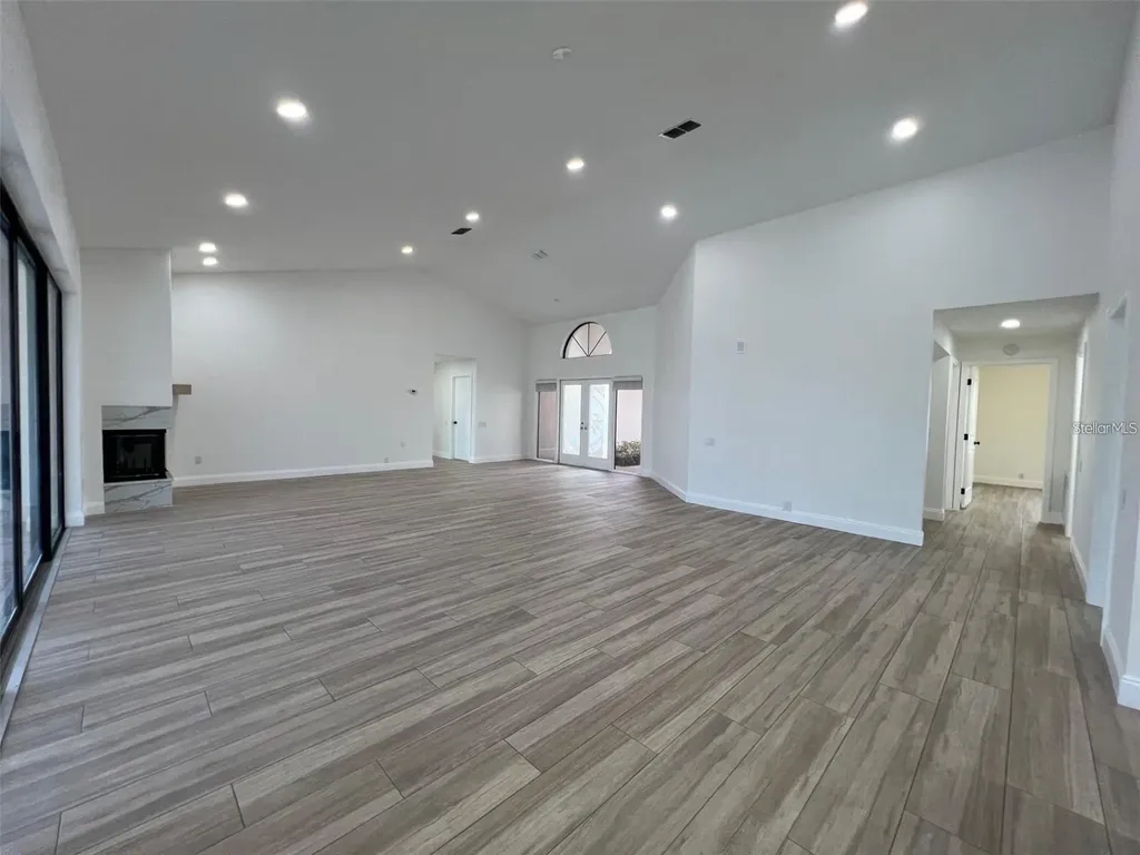 4804 Longwater Way Tampa FL 33615