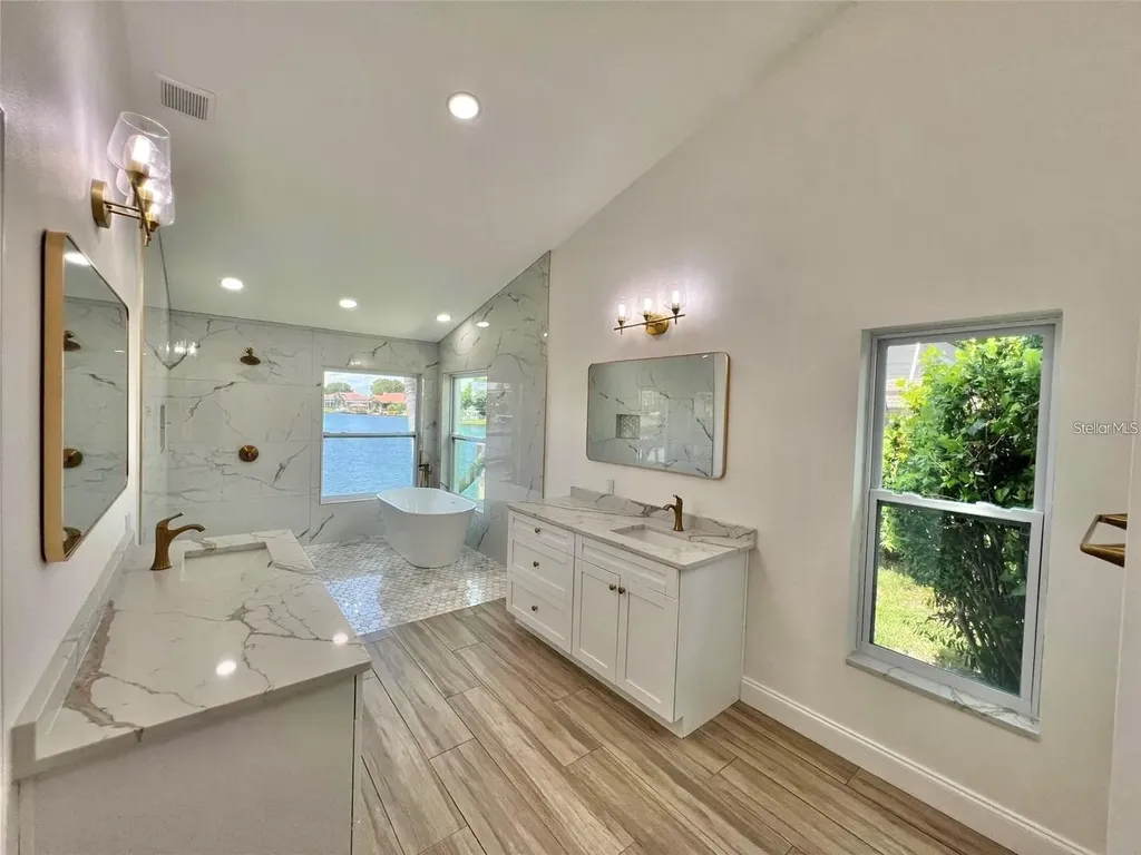 4804 Longwater Way Tampa FL 33615