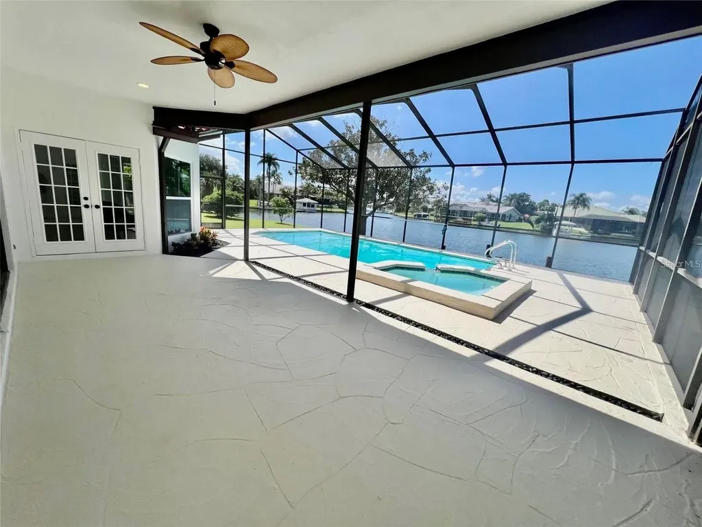 4804 Longwater Way Tampa FL 33615