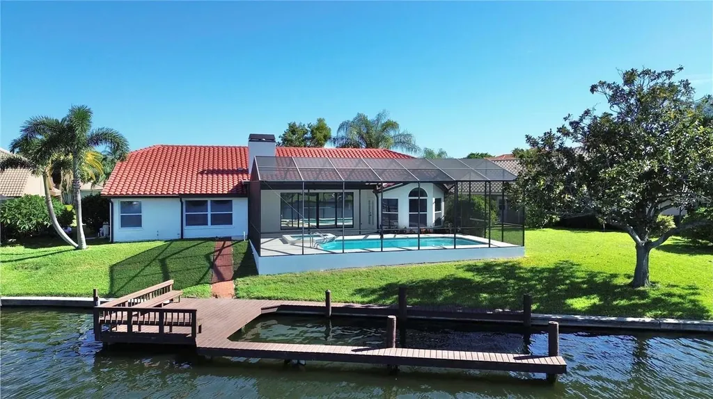 4804 Longwater Way Tampa FL 33615