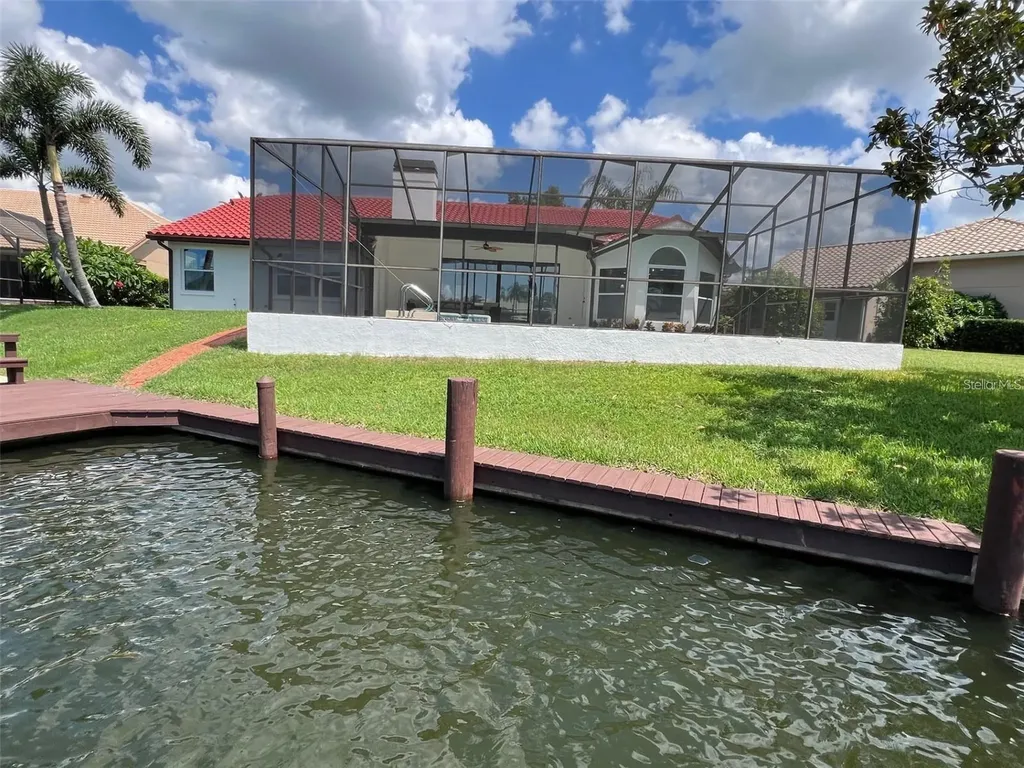 4804 Longwater Way Tampa FL 33615