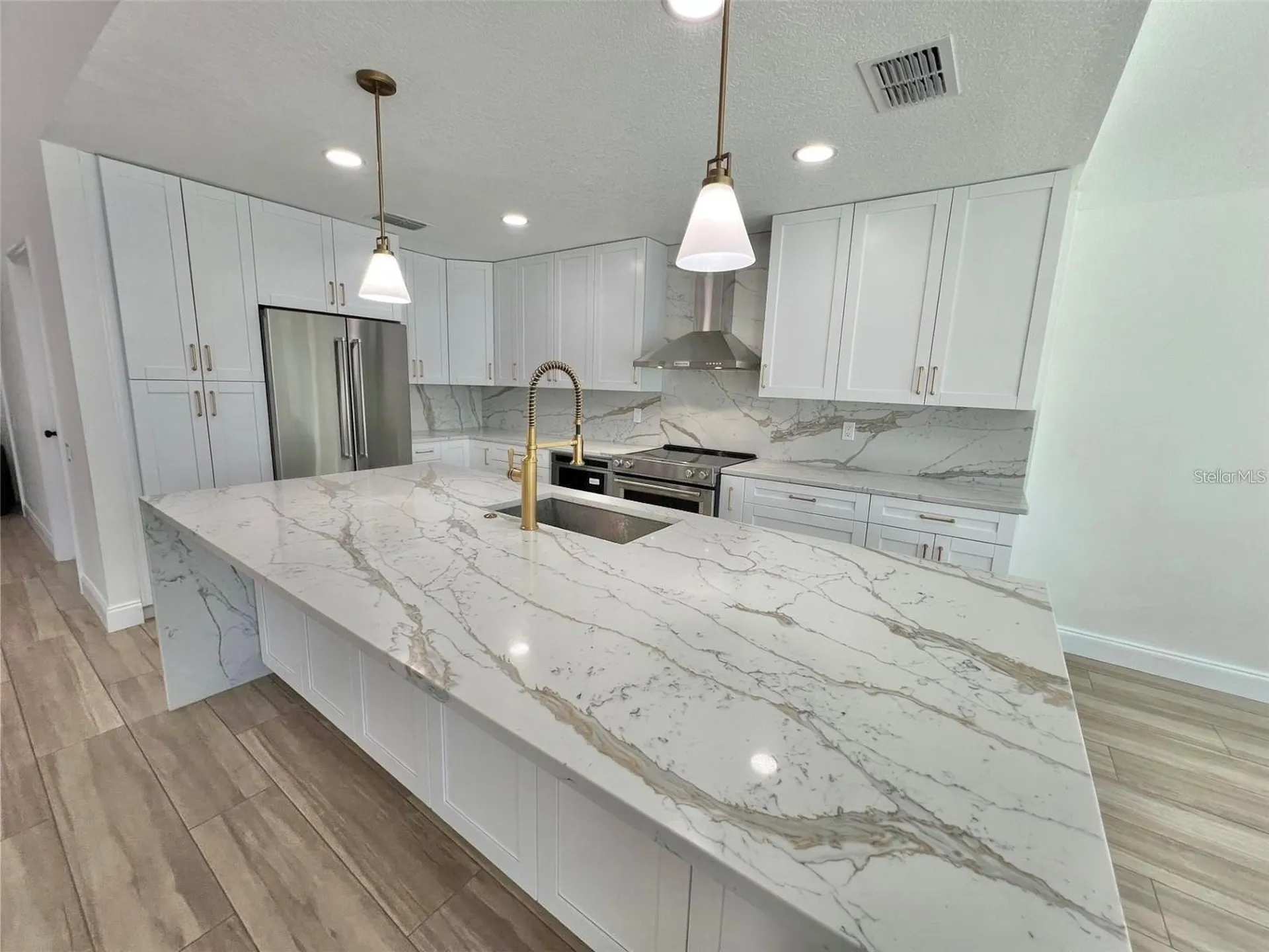 4804 Longwater Way Tampa FL 33615