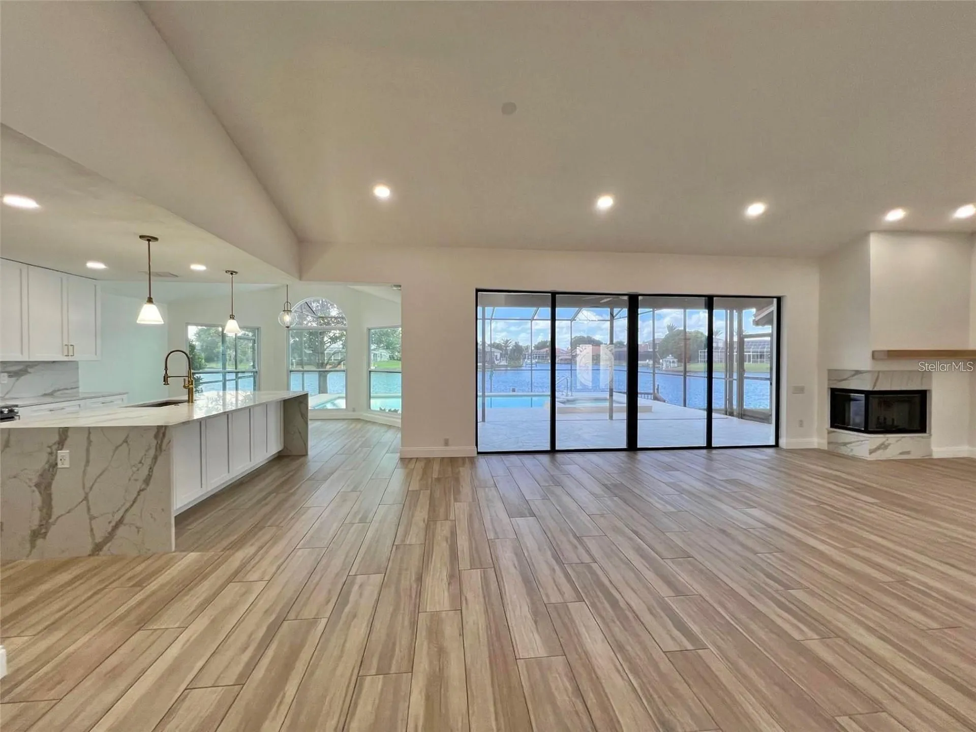 4804 Longwater Way Tampa FL 33615