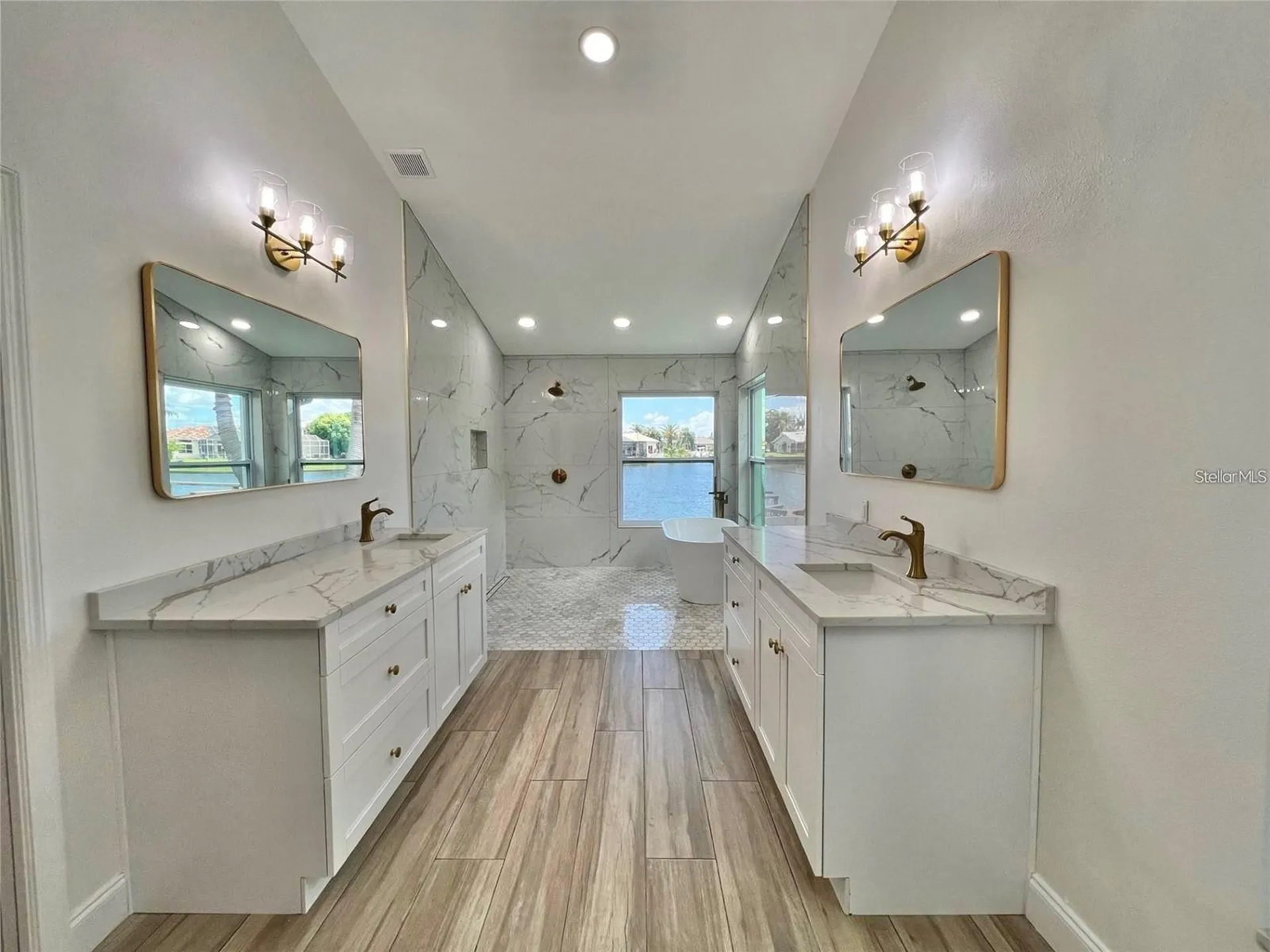 4804 Longwater Way Tampa FL 33615
