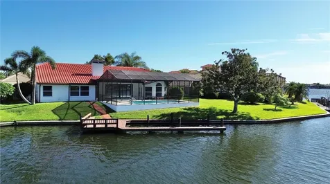 4804 Longwater Way Tampa FL 33615