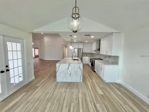 4804 Longwater Way Tampa FL 33615