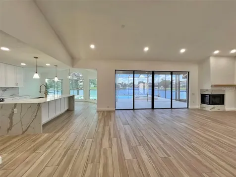 4804 Longwater Way Tampa FL 33615