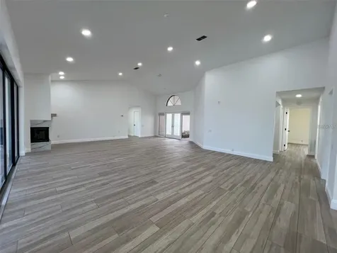 4804 Longwater Way Tampa FL 33615
