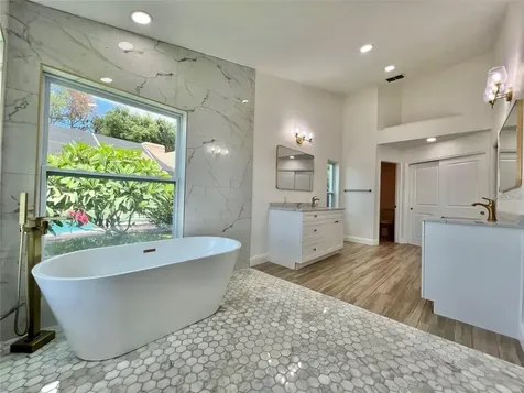 4804 Longwater Way Tampa FL 33615