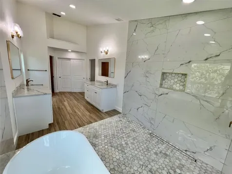 4804 Longwater Way Tampa FL 33615