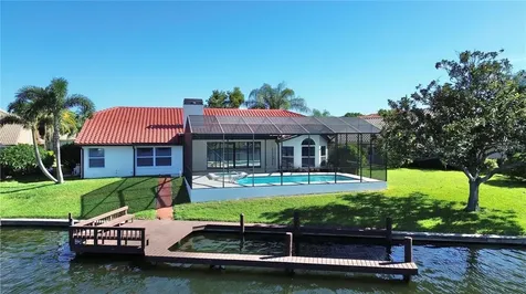 4804 Longwater Way Tampa FL 33615