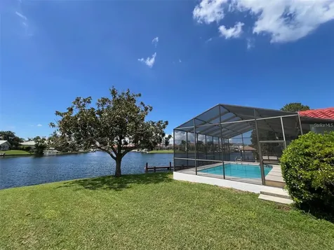 4804 Longwater Way Tampa FL 33615