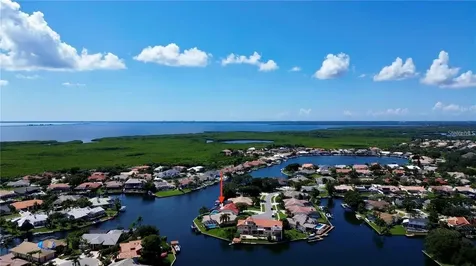 4804 Longwater Way Tampa FL 33615