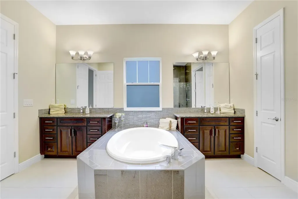 32450 Talimena Loop Wesley Chapel FL 33543