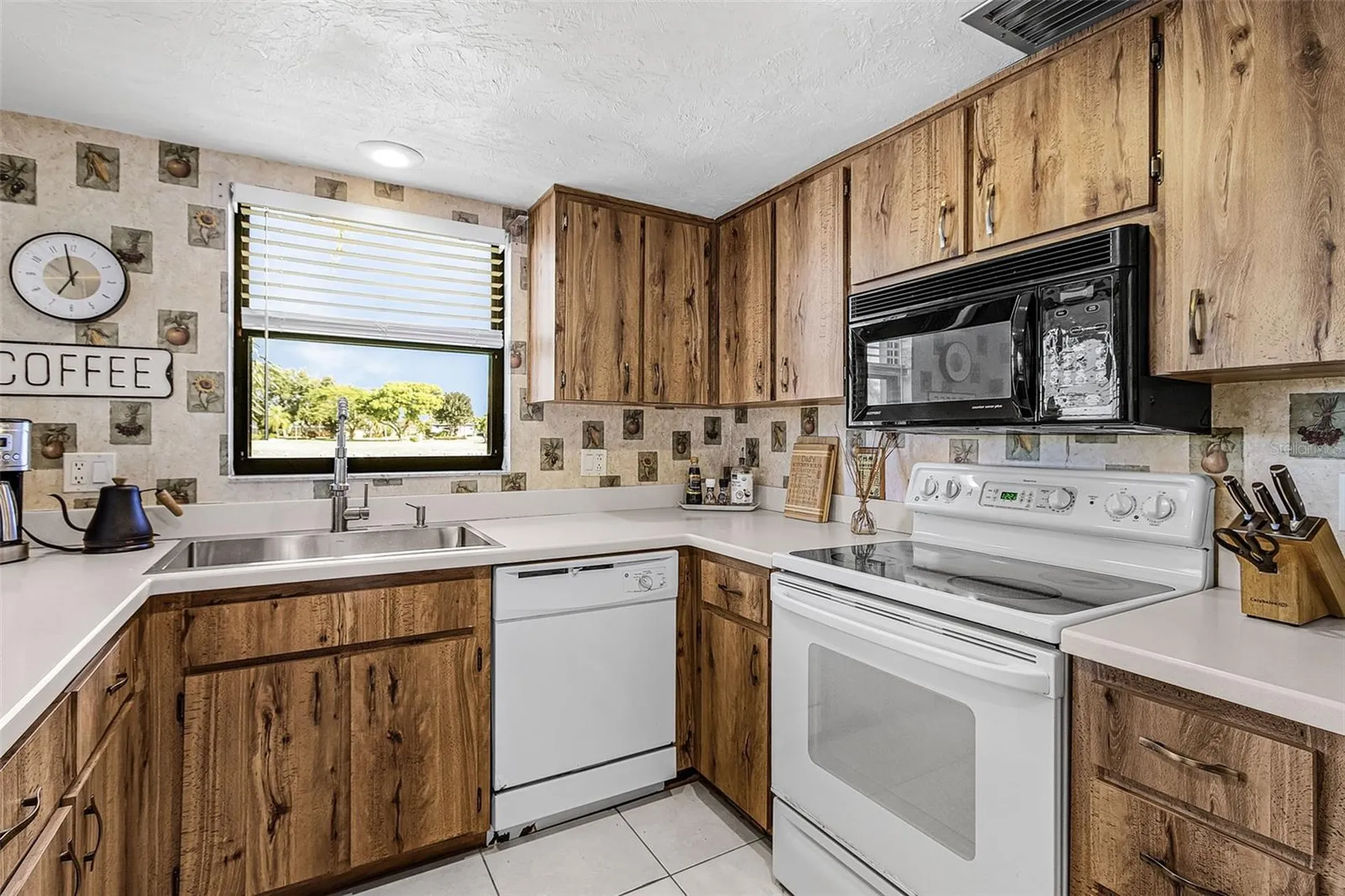 3831 SE 11th Place Cape Coral FL 33904