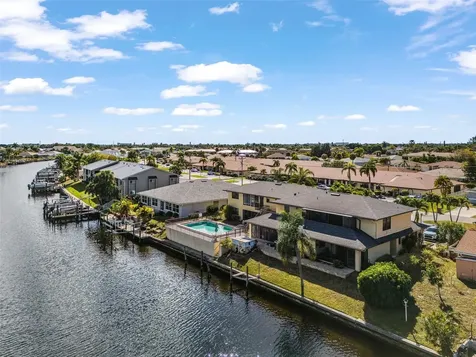 3831 SE 11th Place Cape Coral FL 33904
