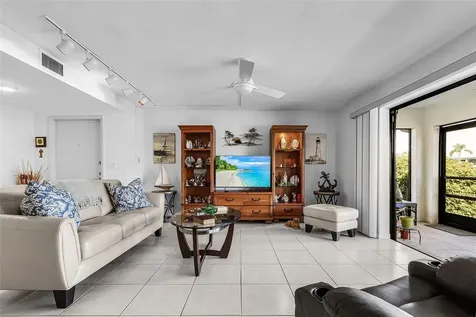 3831 SE 11th Place Cape Coral FL 33904