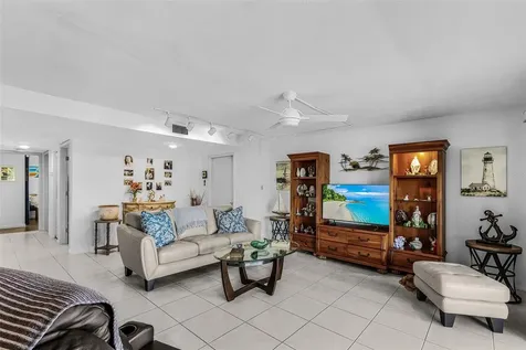 3831 SE 11th Place Cape Coral FL 33904