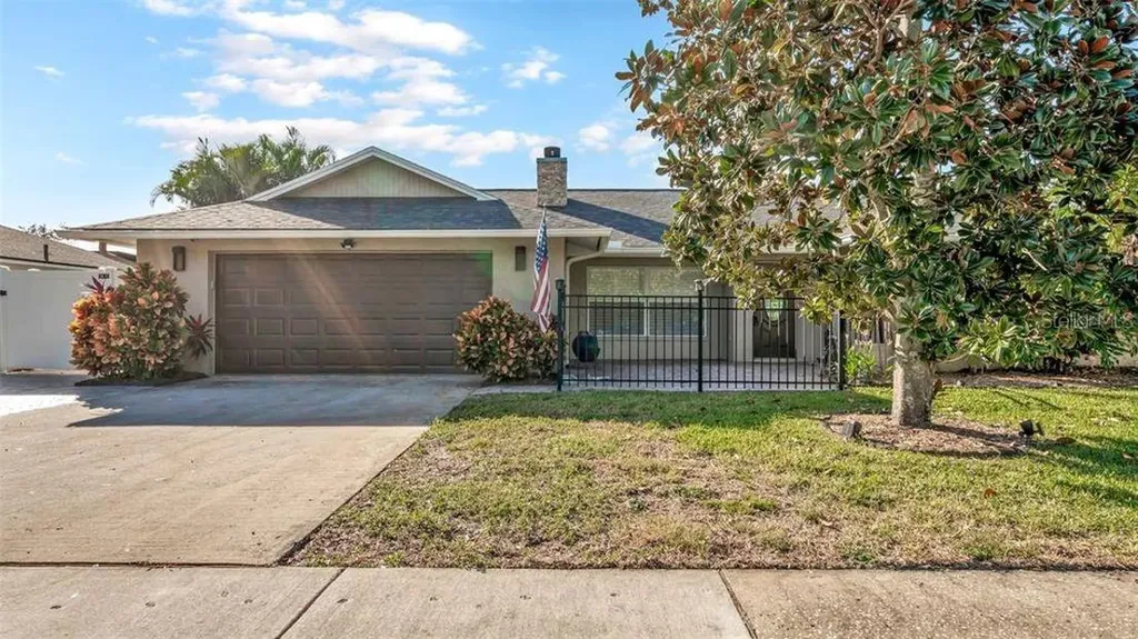 173 Foxcroft Dr E. Palm Harbor FL 34683