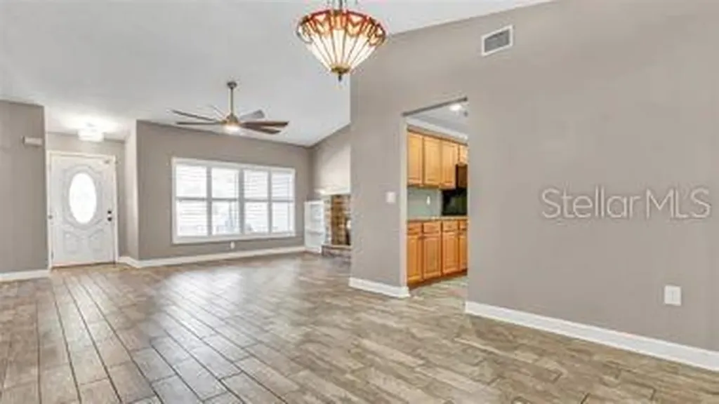 173 Foxcroft Dr E. Palm Harbor FL 34683