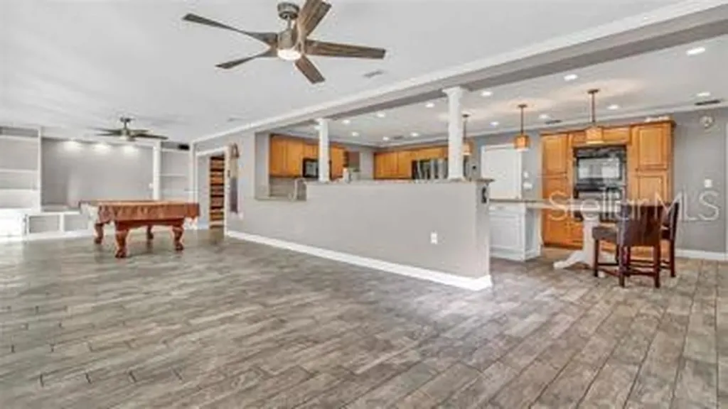 173 Foxcroft Dr E. Palm Harbor FL 34683
