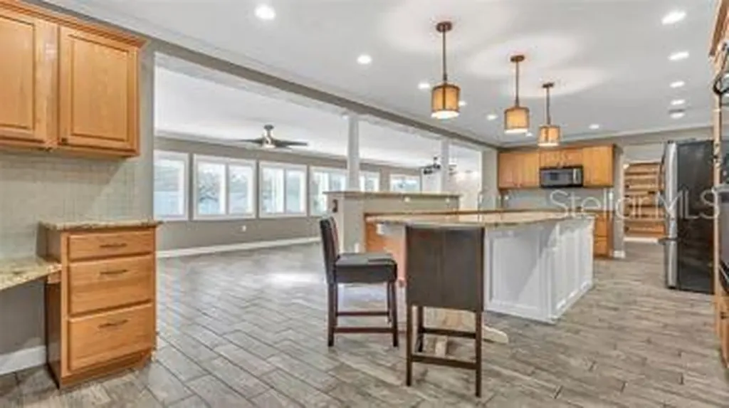173 Foxcroft Dr E. Palm Harbor FL 34683