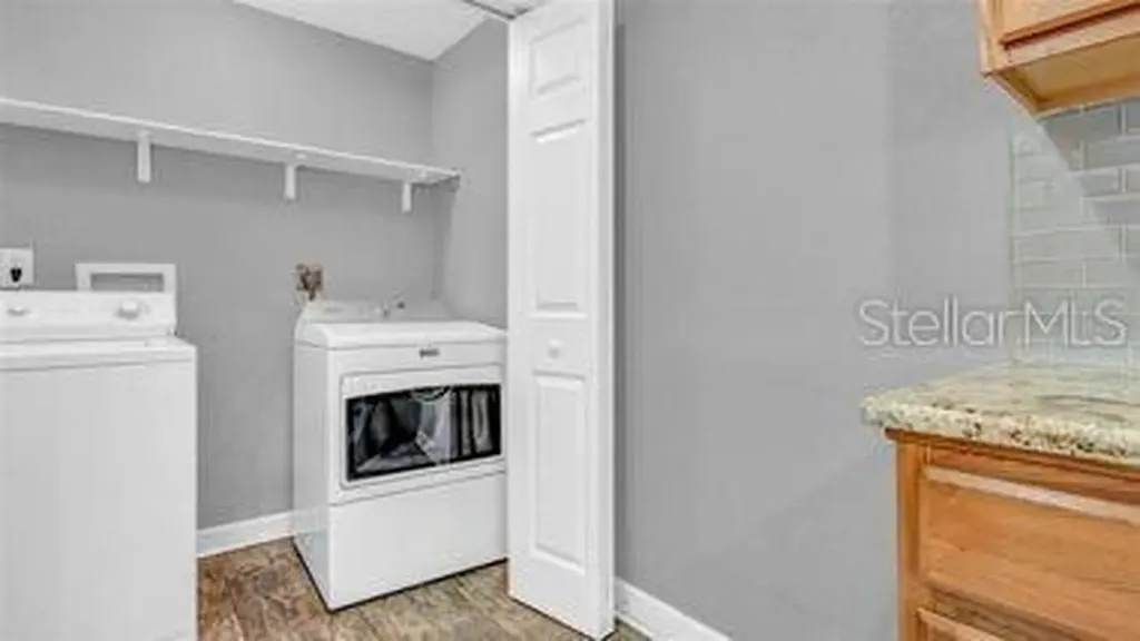 173 Foxcroft Dr E. Palm Harbor FL 34683