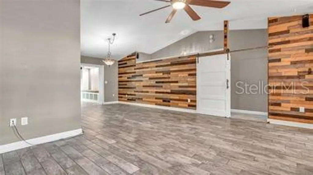 173 Foxcroft Dr E. Palm Harbor FL 34683